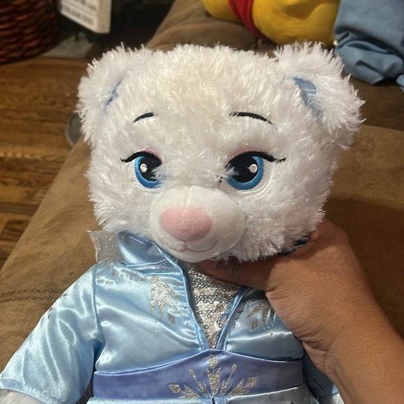 Build a Bear Frozen 2 Elsa Singing Disney 18” plush w/ Dress - Picture 2 of 5